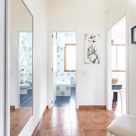 La Casa Bianca By M&g Orero