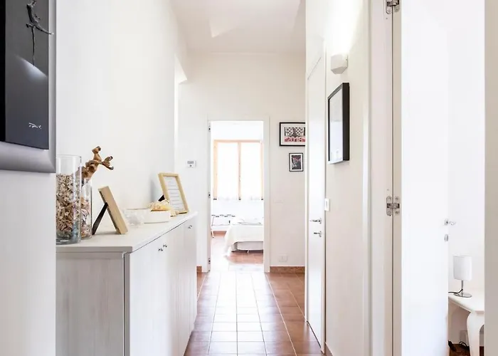 La Casa Bianca By M&g Orero