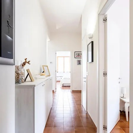 La Casa Bianca By M&g Orero